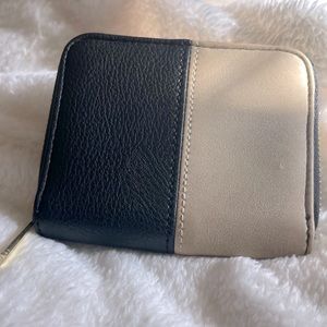 EUC OLIVIA & JOY TWO TONED ZIPPER CASE